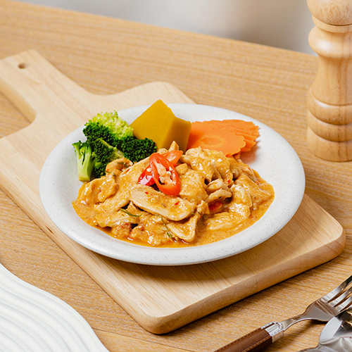 Red curry with chicken + riceberry 50g